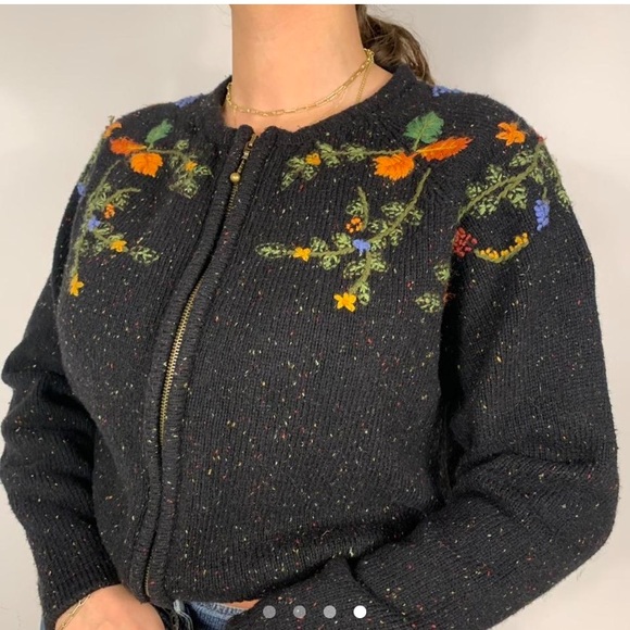VINTAGE BLACK FLOWERS EMBROIDERY PUFFY KNIT ZIPED UP CARDIGAN - Picture 4 of 4